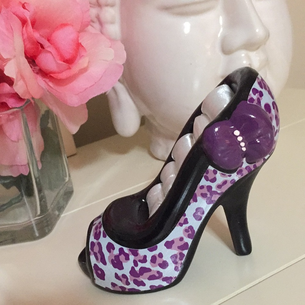 New ring holder leopard print and bow detail
